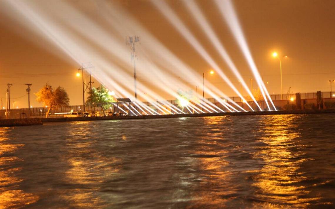 Con 23 luces iluminan el parque Ascarate para honrar a víctimas de la